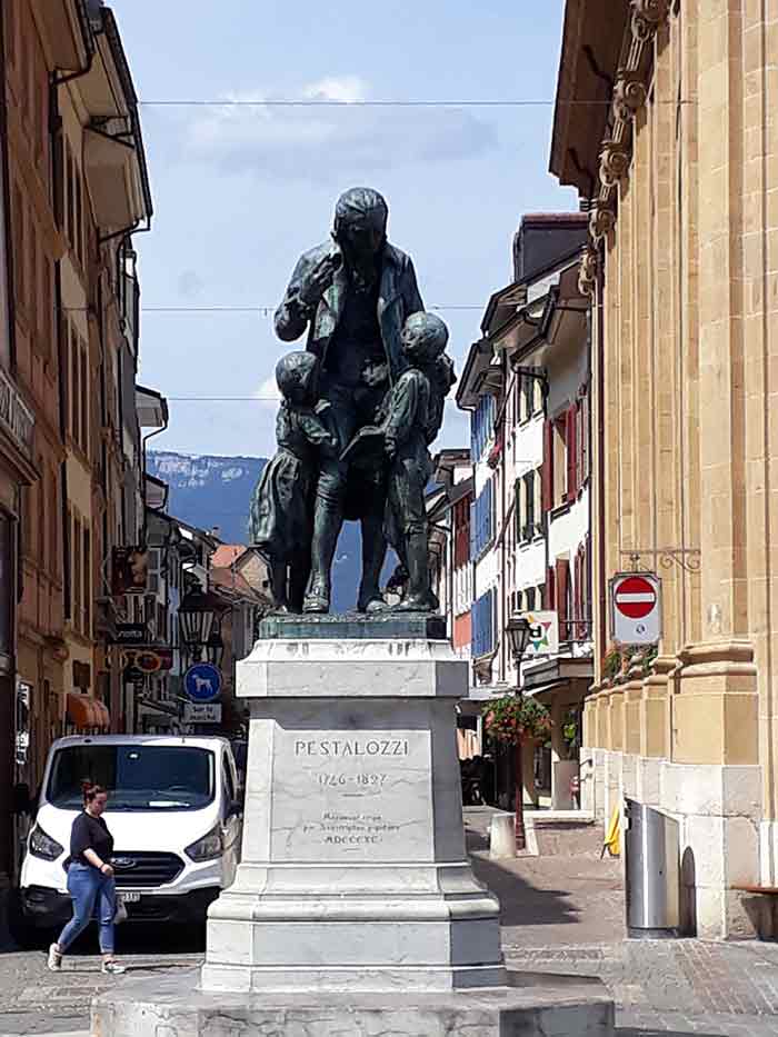 statue Pestalozzi Yverdon